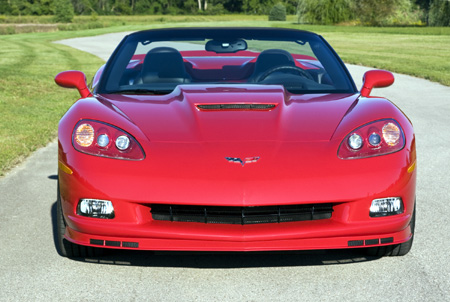 AHF760/ACH765 C6 Corvette "Stinger" High-Rise Hood with Center Reinforcement installed