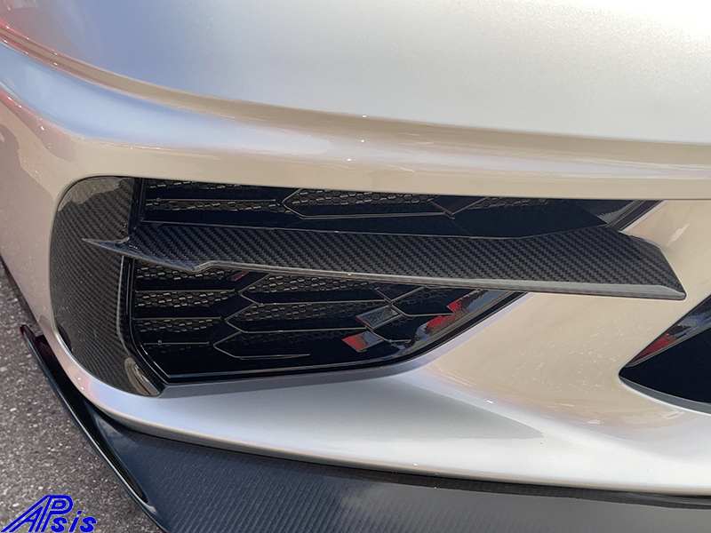 APsis 2020+ C8 Corvette Carbon Fiber Side Grille Inserts - LR-CHE11-04-CX