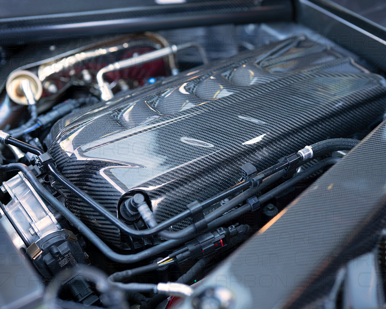 C8 Corvette, Stingray Carbon Fiber Engine Cover for LT2 Engine