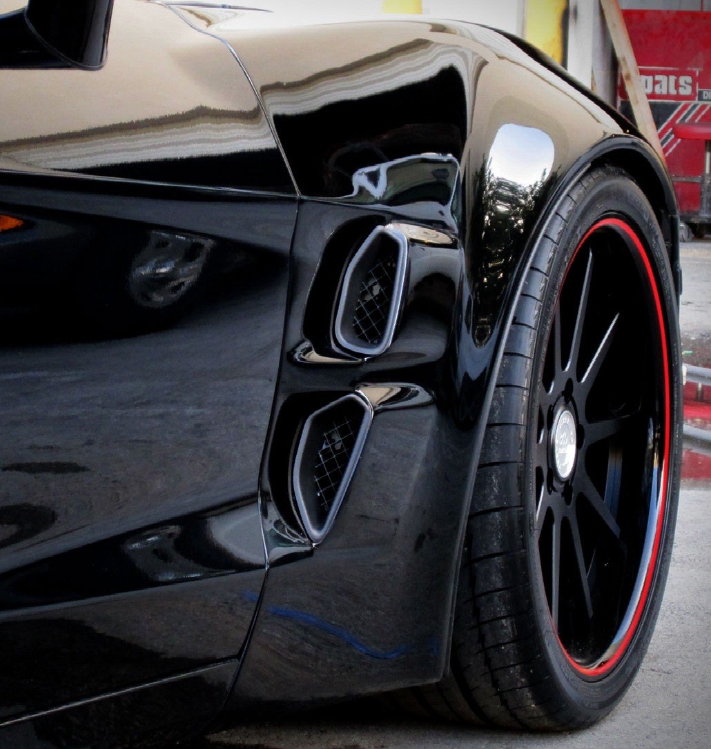 C6 Corvette ZR1 Style Front Fenders – Pair – 2005-2013 – Fiberglass Unfinished